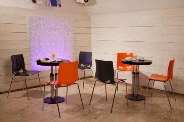 Купить стулья для кафе и ресторанов в Москве