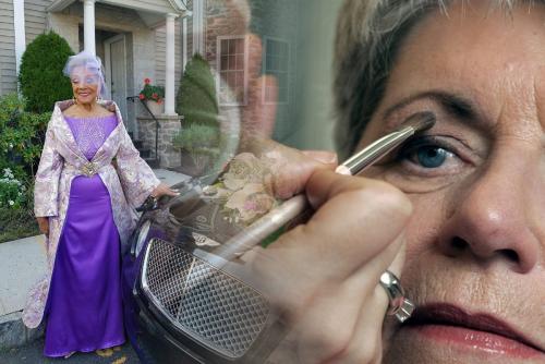 Не старуха, а невеста! Простой макияж «спас» 60-летнюю даму от одиночества