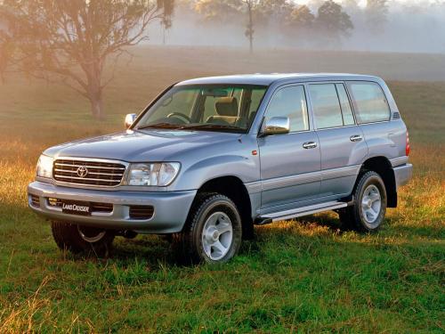 «Отличный для своих лет»: Блогер поделился отзывом о Toyota Land Cruiser 100 после 6 лет использования