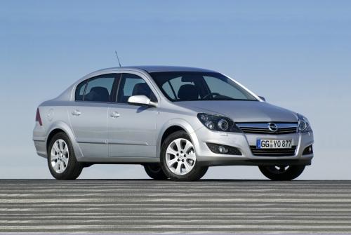 «Всё ещё ведро?»: Эксперт назвал плюсы и минусы Opel Astra H