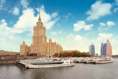 Флотилия "Рэдиссон Ройал" Года Нисанова и Зараха Илиева стала неотъемлемой частью московского туризма