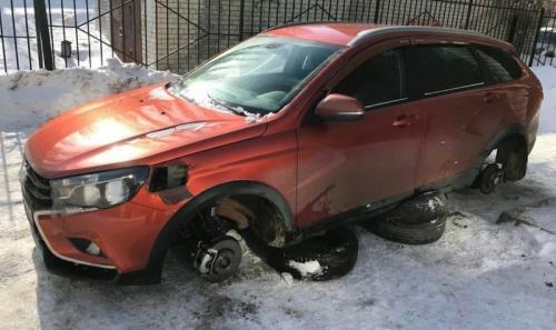 «Вестоводы» в опасности: Россию вновь захлестнули кражи колёс с LADA Vesta SW