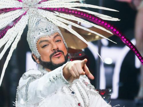 «Голубой король» шоу-бизнеса… Как концерт Киркорова «спалил» его ориентацию на всю Россию?