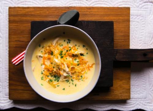 ​​Сырный cyп по-французски. Лучший рецепт супа с сыром назвал повар из Франции