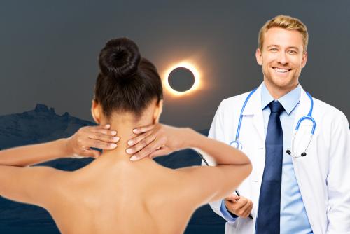 Солнечное затмение «взрывает» голову? Врач назвал эффективный массаж от боли