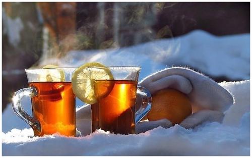 Чай на морозе – простуда на носе: Известные врачи назвали опасность горячительных напитков