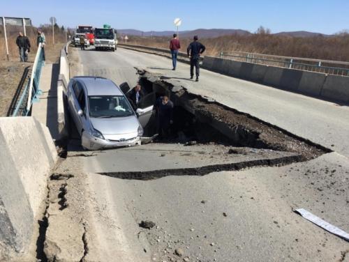 Первые последствия нерабочей недели России: в Приморье произошло обрушение очередного моста