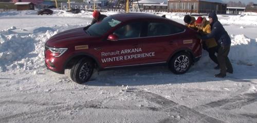 «Летом еще доедет, а зимой толкать придется»: Автолюбитель проверил, как ведет себя Renault Arkana на льду