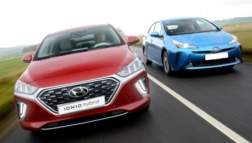 Самый узнаваемый в мире гибрид «столкнулся» с конкурентом: Toyota Prius и Hyundai Ioniq